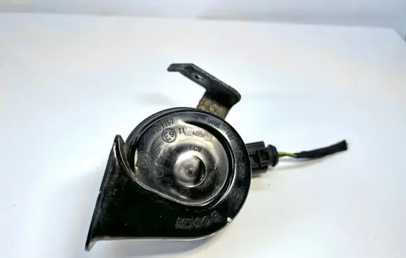 Audi A3 S3 A3 Sportback 8P Horn signal 024148