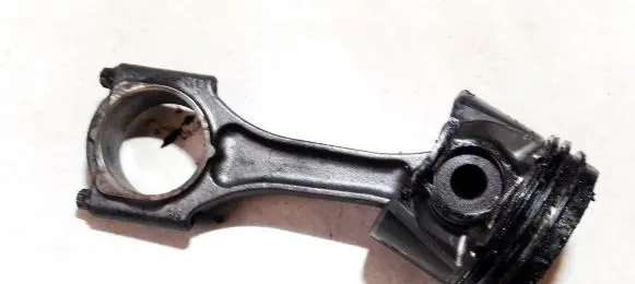 Opel Vectra B Piston with connecting rod 645