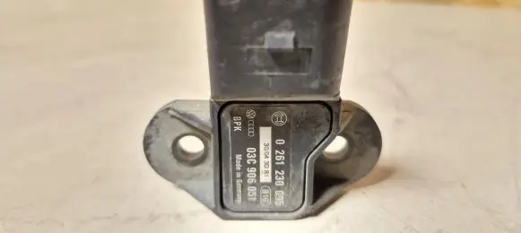 Volkswagen Touran I Air pressure sensor 03c906051