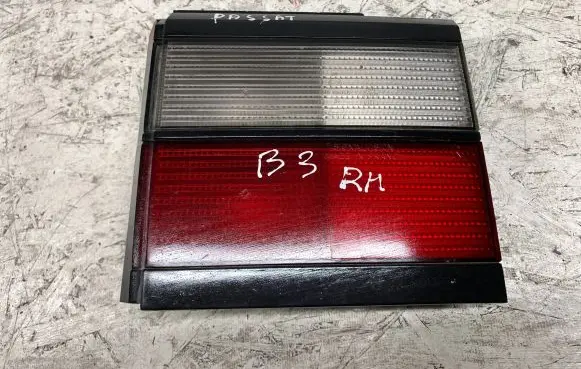Volkswagen PASSAT B3 Tailgate rear/tail lights 333945108