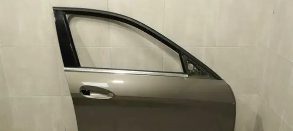 Mercedes-Benz E W212 Front door A2127200205