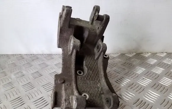 Fiat Ulysse A/C compressor mount bracket 96348183 96348179