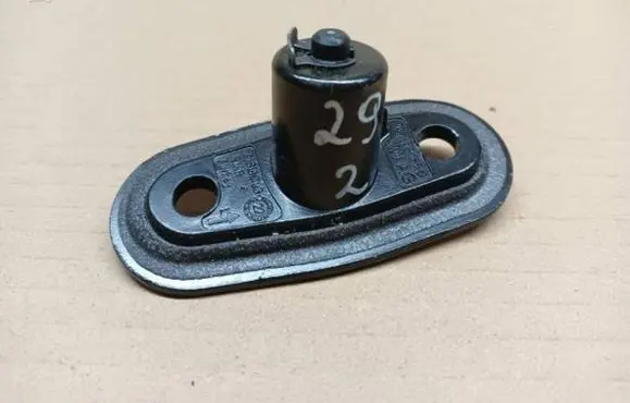 Volkswagen Caddy Sliding door lock loop/hook striker 2K7843185C