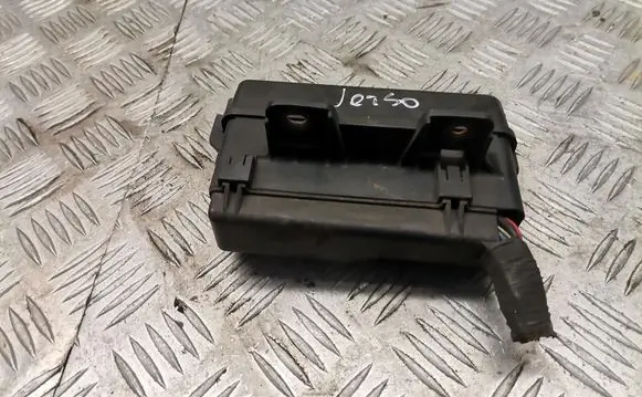 Toyota Corolla Verso AR10 Fuse box set 8386p1