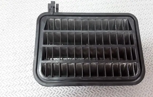 Mercedes-Benz S W220 Quarter panel pressure vent 1408300042