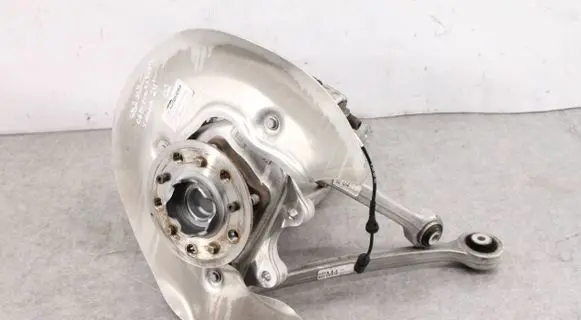 BMW M4 G82 G83 Rear wheel hub spindle/knuckle 8095658 33308095658 2284533
