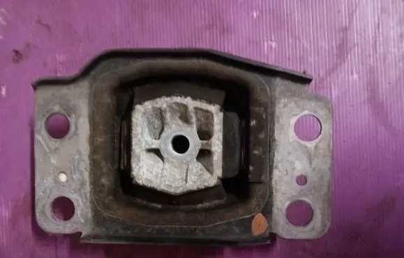 Ford Galaxy Gearbox mount 7G917M121BA
