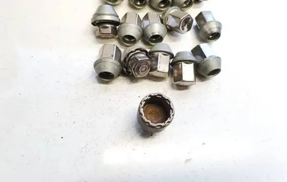 Jaguar I-Pace Nuts/bolts 