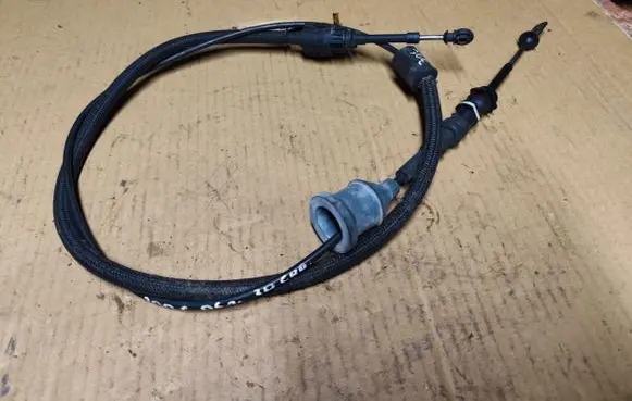 Chrysler 300 - 300C Gear shift cable linkage 04779423AB