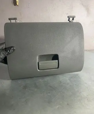 Ford Focus Glove box lid/cover 0937477145
