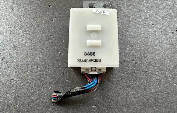 Nissan Patrol Y61 Other control units/modules 28450VB300