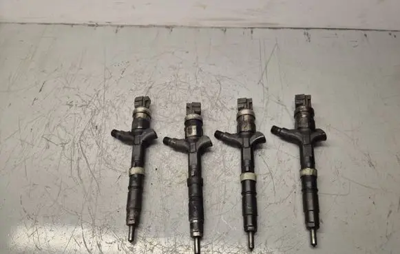 Toyota Avensis Verso Fuel injectors set 2367027030