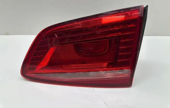 Volkswagen PASSAT B7 Tailgate rear/tail lights