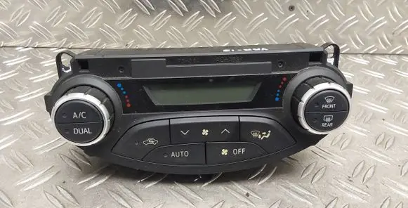 Toyota Yaris Climate control unit
