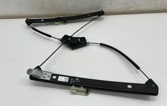 Front window lifting mechanism without motor
