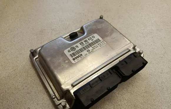 Volkswagen PASSAT B5.5 Engine control unit/module 038906019KD 1039S01966 0281011205