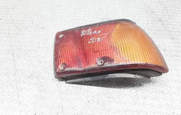Nissan Sunny Front indicator light