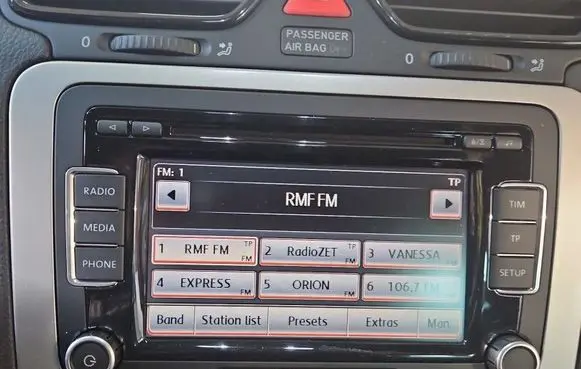 Volkswagen Scirocco Radio/CD/DVD/GPS head unit 3C8035195 IMPRK1570380