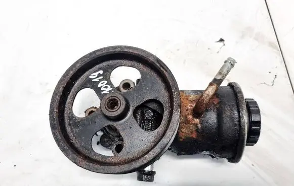 Toyota Corolla Verso AR10 Power steering pump
