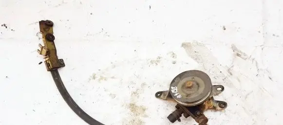 Nissan Sunny Power steering pump 49110