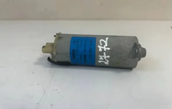 Mercedes-Benz S W221 Seat adjustment motor 2208201542 901354101 0130002568