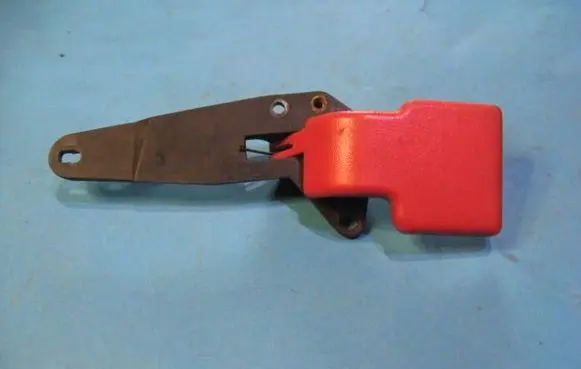 Engine bonnet (hood) release handle