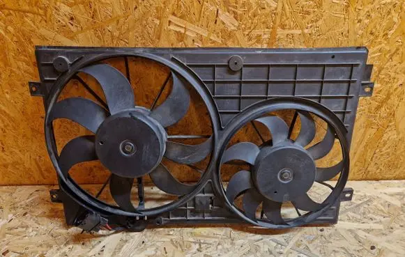 Volkswagen Touran II Radiator cooling fan shroud 1K0121207BB 55300194 A6GE30