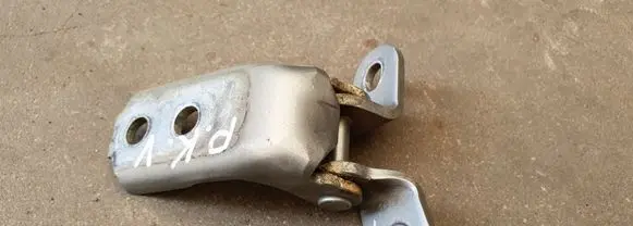 Toyota Auris E180 Front door upper hinge