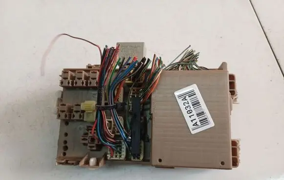 Toyota Corolla E120 E130 Fuse box set 8264102040