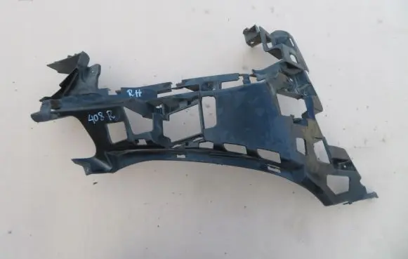 Mercedes-Benz E W213 Front bumper mounting bracket A2138852400