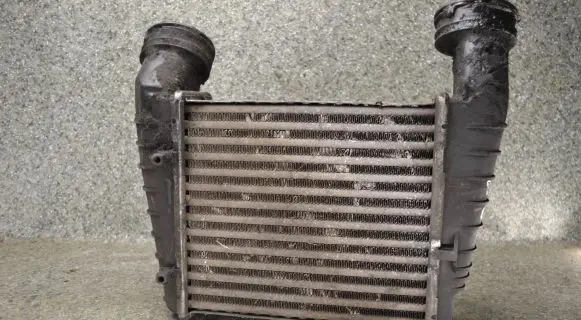 Volkswagen PASSAT B5.5 Intercooler radiator 3B0145805D