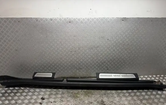 Mini Cooper Countryman R60 Sill 9801888