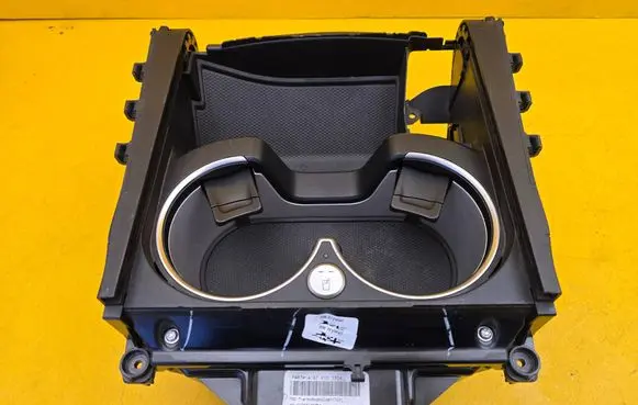 Mercedes-Benz GLE W167 Cup holder front A1678101704