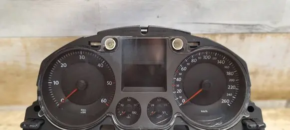 Volkswagen PASSAT B6 Speedometer (instrument cluster) A2C53145550