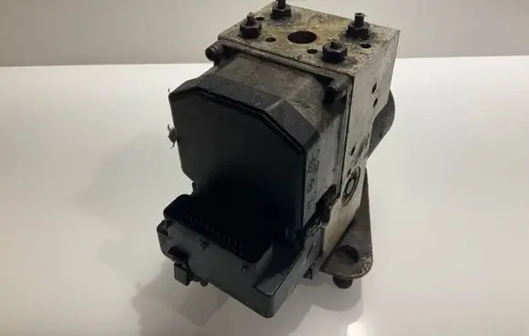 Mercedes-Benz Sprinter W901 W902 W903 W904 ABS Pump A0004460789 0004460789