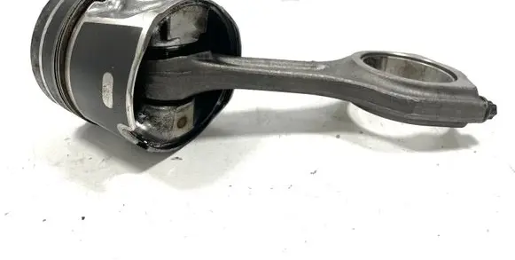 Ford Fiesta Piston with connecting rod