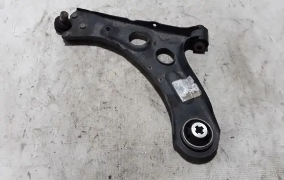 Peugeot 208 Front lower control arm/wishbone 9831683580