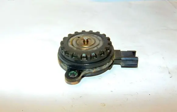 Toyota Camry VIII XV70 Valve 1537031010