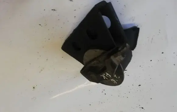 Nissan X-Trail T30 Engine mount bracket NOCODE