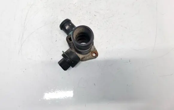 Audi A4 S4 B5 8D Engine coolant pipe/hose