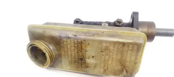 Brake fluid reservoir