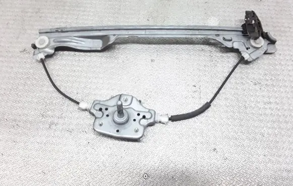 Rear door manual window regulator