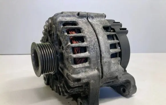 BMW 3 E92 E93 Generator/alternator 7802261 2543461C