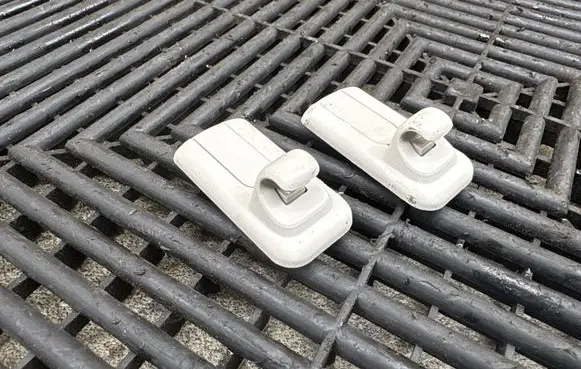 Chrysler Pacifica Sun visor clip/hook/bracket
