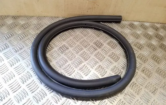 Audi A5 8T 8F Rubber seal front coupe door 8T0831707D