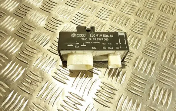 Skoda Roomster (5J) Coolant fan relay 1J0919506M