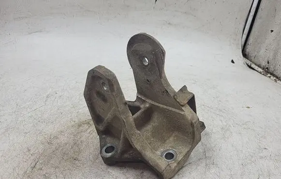 Mitsubishi Lancer X Engine mounting bracket 