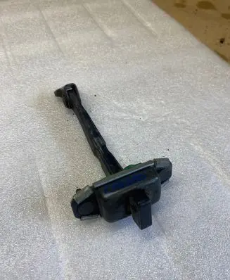 KIA Carens III Rear door check strap stopper