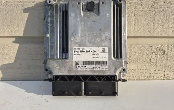 Volkswagen Touareg II Engine control unit/module 7P0907409 0281016595