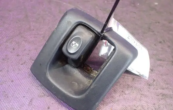 Renault Megane I Quarter vent window switch 430000K